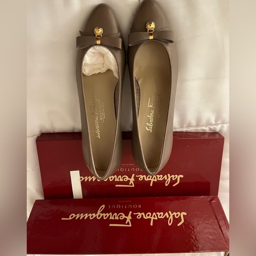 Salvatore Ferragamo Taupe Bow Ballet Flats with Gold Tone Logo